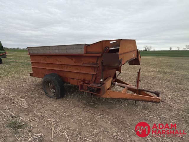 Image of Kelly Ryan Feed-R-Wagon equipment image 1