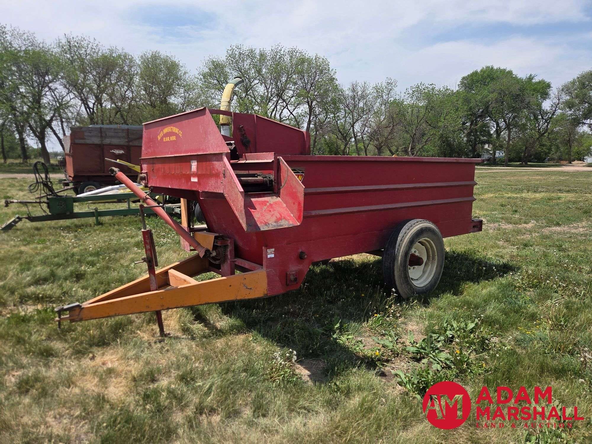 Kelly Ryan Feed-R-Wagon Equipment Image0