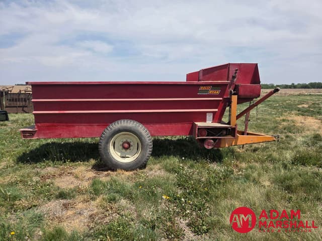 Image of Kelly Ryan Feed-R-Wagon equipment image 2