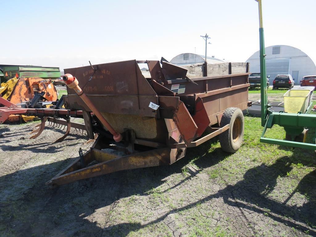 Image of Kelly Ryan Feed-R-Wagon Primary image