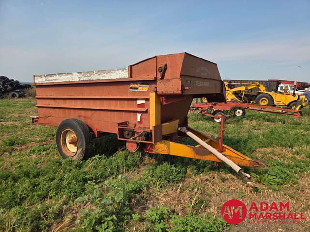 Image of Kelly Ryan Feed-R-Wagon equipment image 1