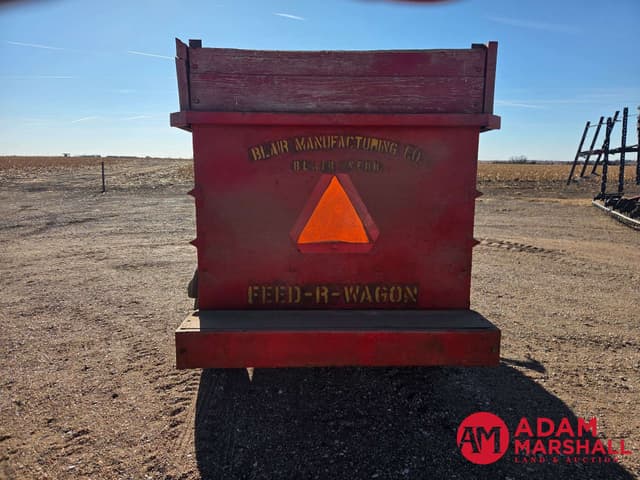 Image of Kelly Ryan Feed-R-Wagon equipment image 4