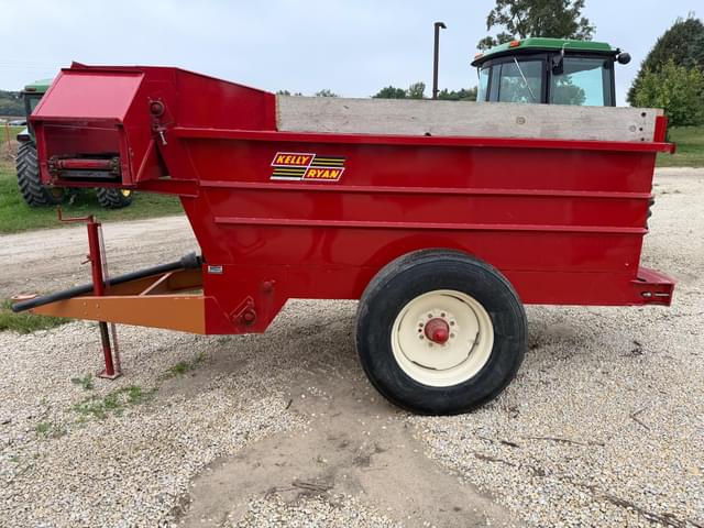 Image of Kelly Ryan Feed-R-Wagon equipment image 3