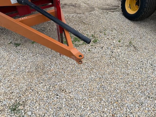 Image of Kelly Ryan Feed-R-Wagon equipment image 2
