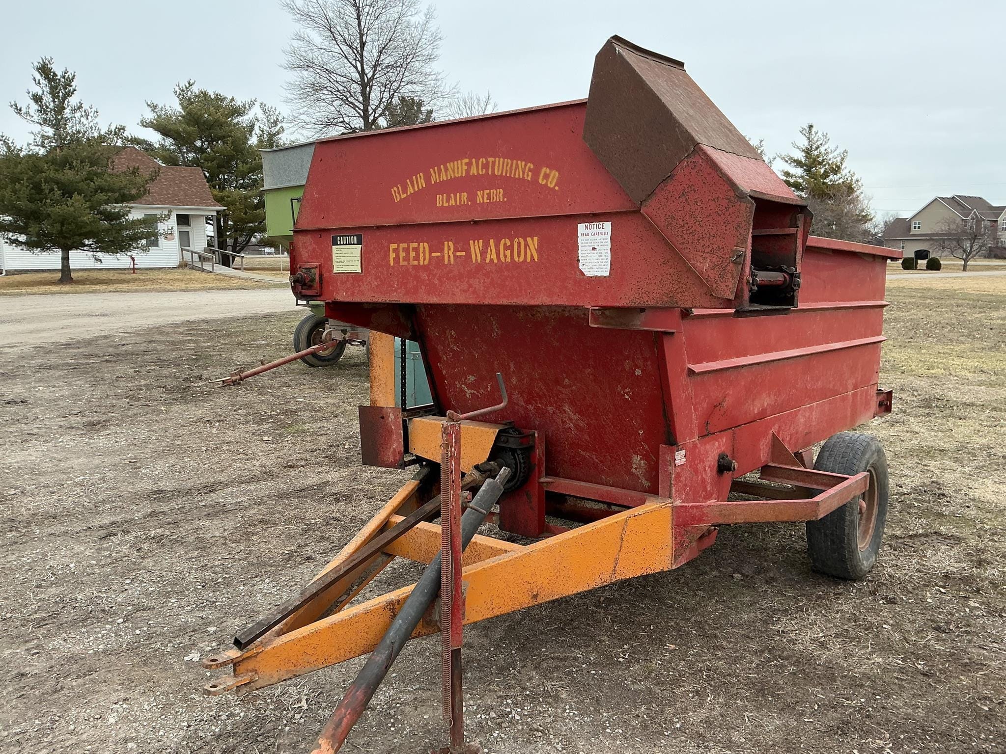 Kelly Ryan Feed-R-Wagon Equipment Image0
