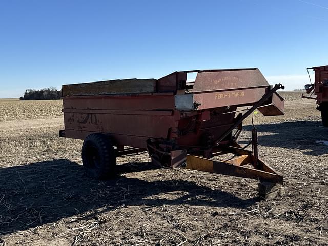 Image of Kelly Ryan Feed-R-Wagon equipment image 1