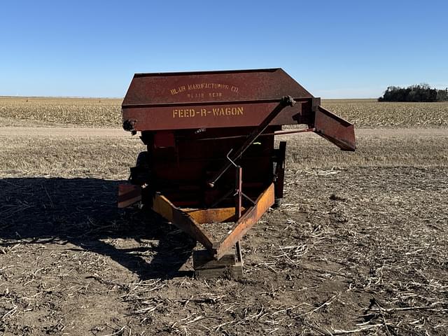 Image of Kelly Ryan Feed-R-Wagon equipment image 2