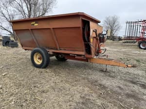 Kelly Ryan Feed-R-Wagon Image