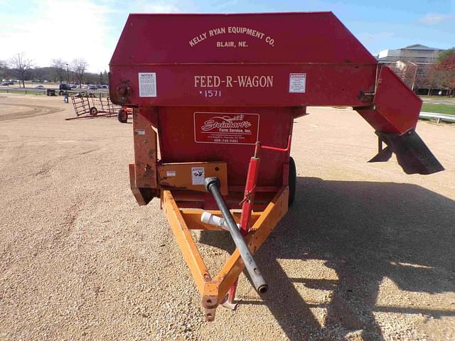 Image of Kelly Ryan Feed-R-Wagon equipment image 2