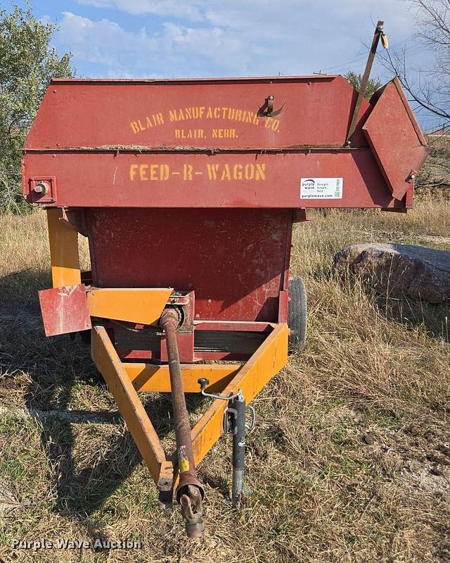 Image of Kelly Ryan Feed-R-Wagon equipment image 1