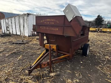 Main image Kelly Ryan Feed-R-Wagon