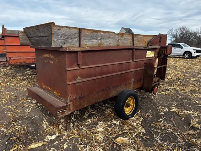 Image of Kelly Ryan Feed-R-Wagon equipment image 3