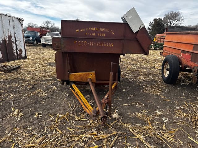 Image of Kelly Ryan Feed-R-Wagon equipment image 4
