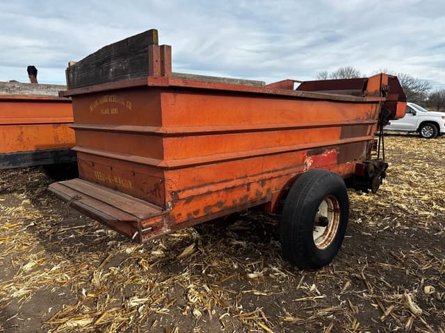 Image of Kelly Ryan Feed-R-Wagon equipment image 2