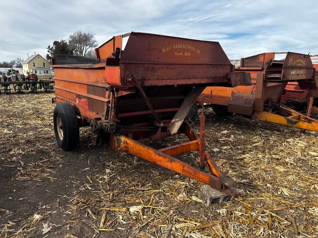 Image of Kelly Ryan Feed-R-Wagon equipment image 3