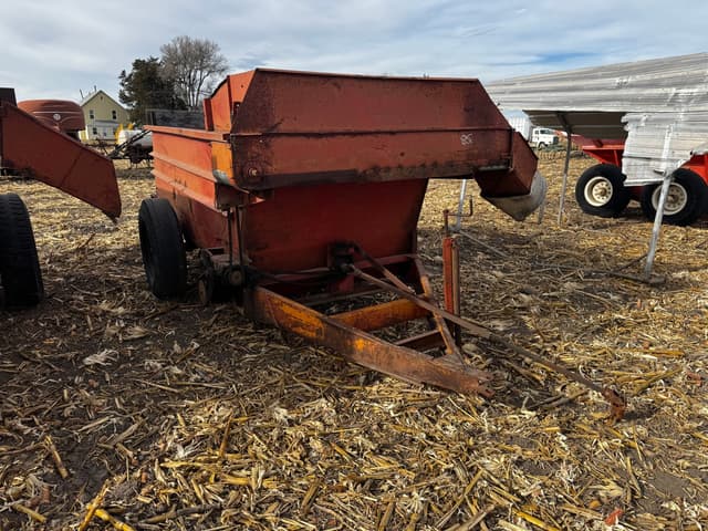 Image of Kelly Ryan Feed-R-Wagon equipment image 1