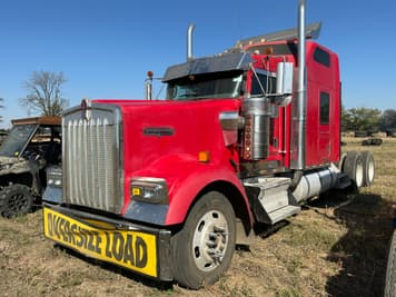 Main image Kenworth C15