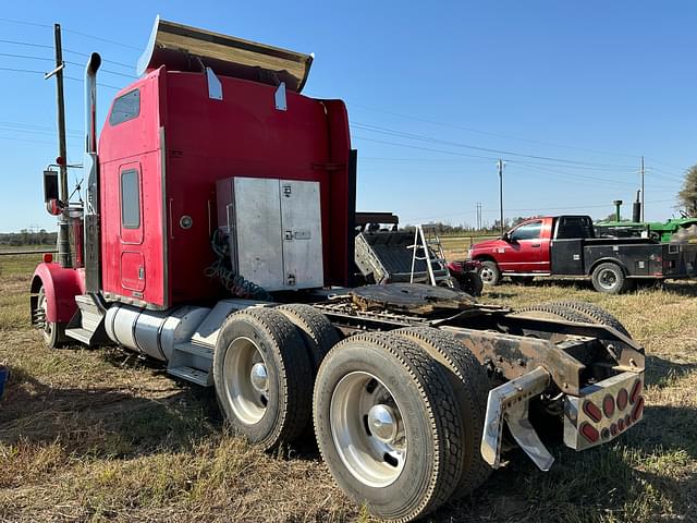 Image of Kenworth C15 equipment image 3