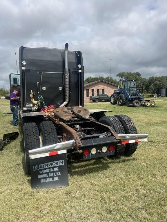 Image of Kenworth MT660 equipment image 3