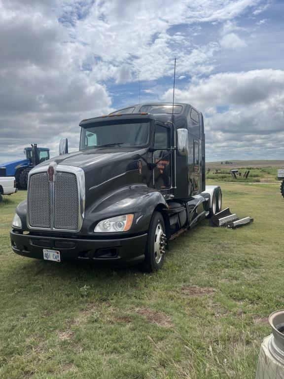 Image of Kenworth MT660 equipment image 2