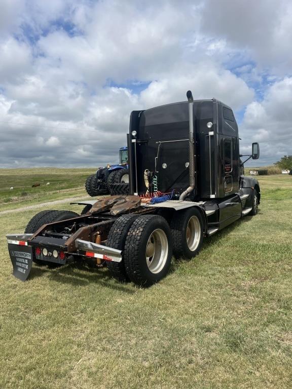 Image of Kenworth MT660 equipment image 4