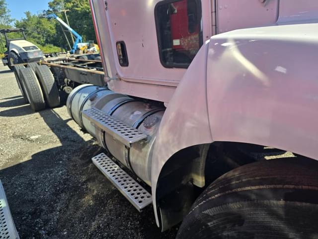 Image of Kenworth T300 equipment image 4
