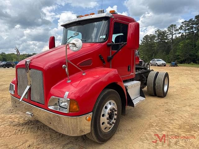 Image of Kenworth T300 equipment image 2