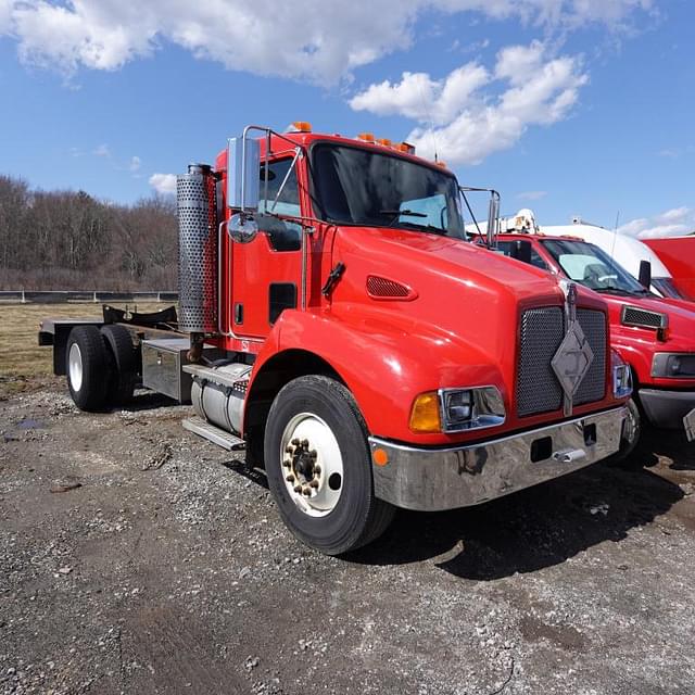 Image of Kenworth T-300 equipment image 3