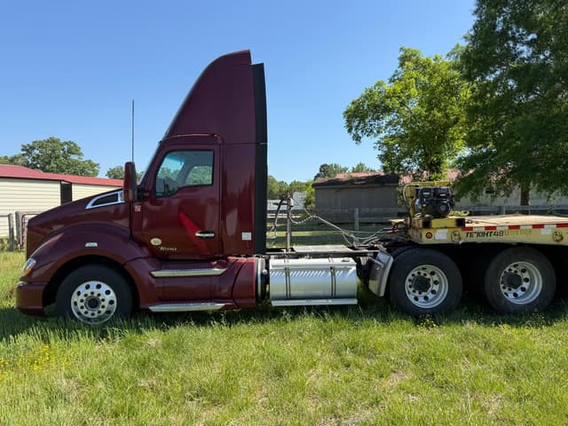 Image of Kenworth T680 equipment image 1