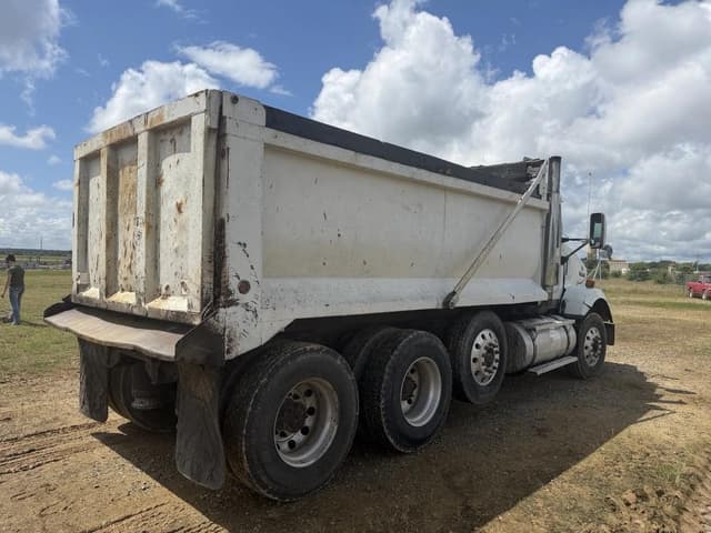 Image of Kenworth T800 equipment image 2