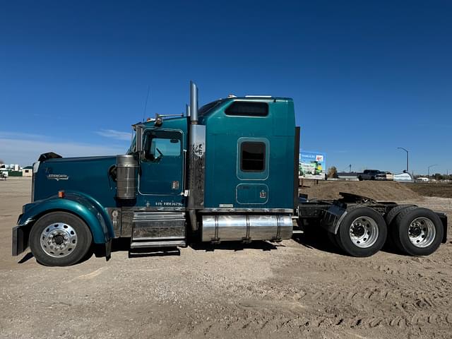 Image of Kenworth W900 equipment image 1