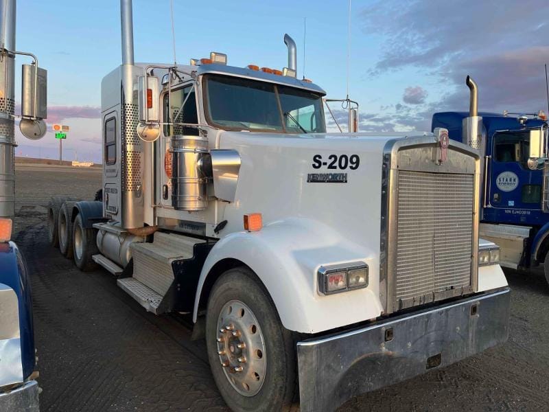 Main image Kenworth W900