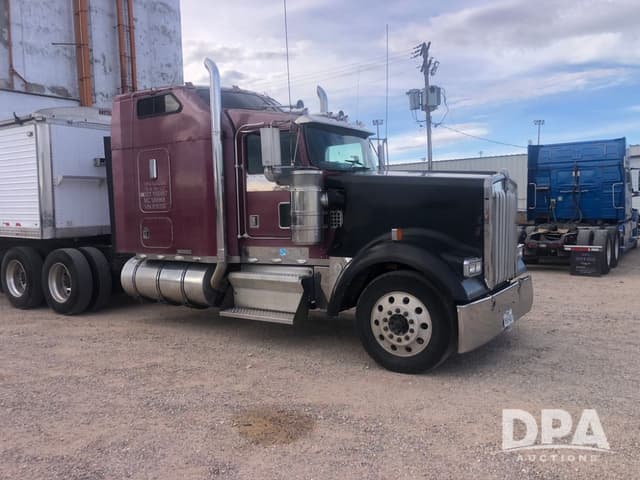 Image of Kenworth W900 equipment image 1