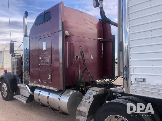 Image of Kenworth W900 equipment image 2