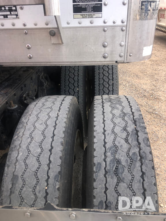 Image of Kenworth W900 equipment image 4