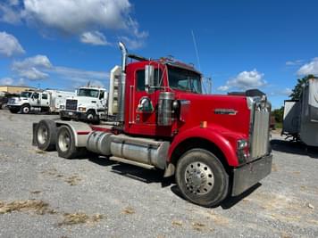 Main image Kenworth W900