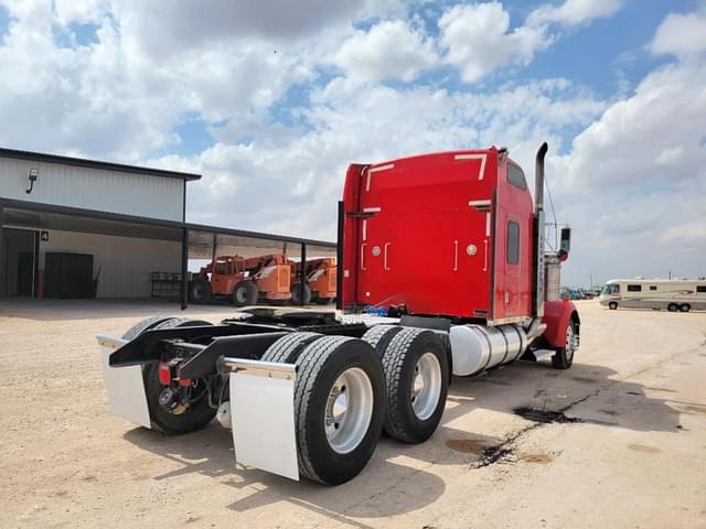 Image of Kenworth W900 equipment image 4