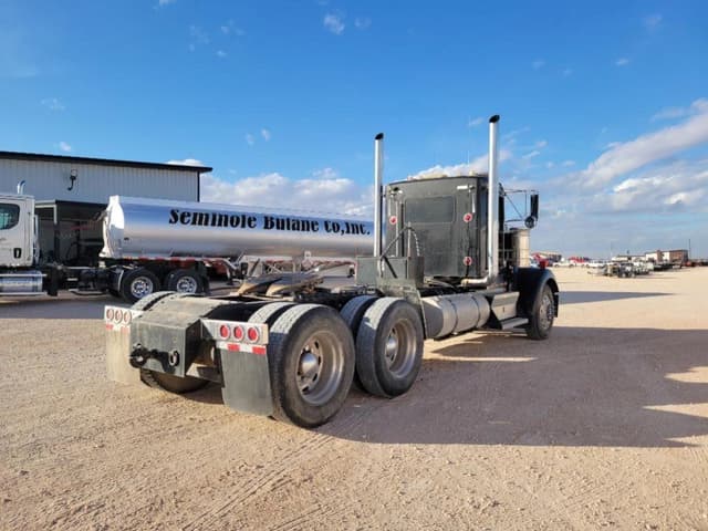 Image of Kenworth W900 equipment image 4