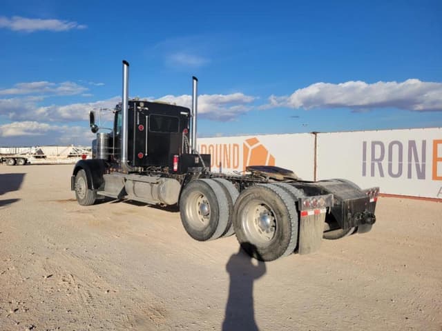 Image of Kenworth W900 equipment image 2