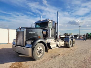 Main image Kenworth W900