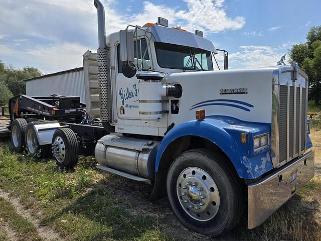 Image of Kenworth W900 equipment image 1
