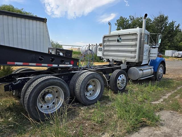 Image of Kenworth W900 equipment image 2