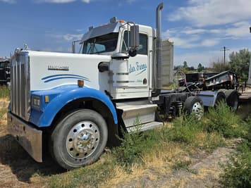 Main image Kenworth W900