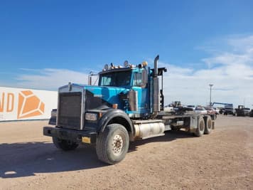 Main image Kenworth W900
