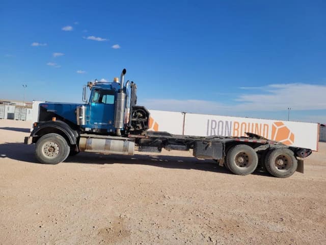 Image of Kenworth W900 equipment image 1