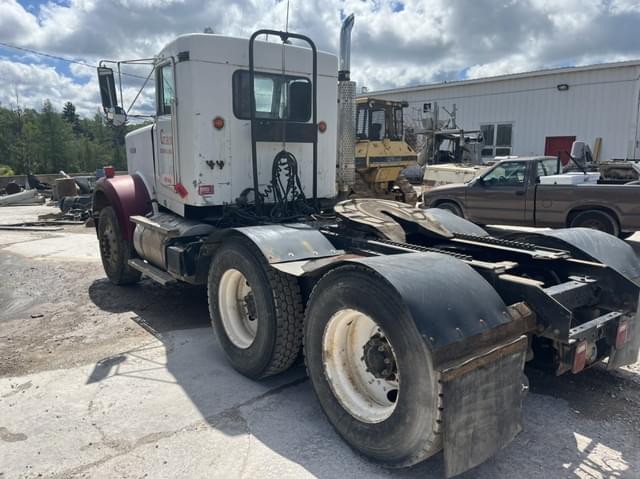 Image of Kenworth W900B equipment image 1