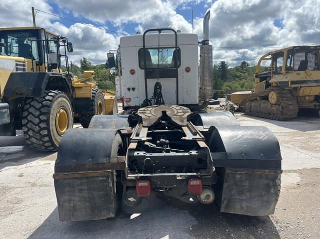Image of Kenworth W900B equipment image 2