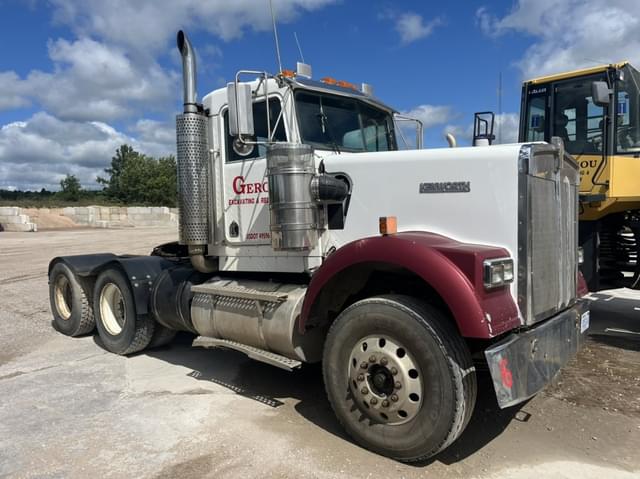 Image of Kenworth W900B equipment image 4