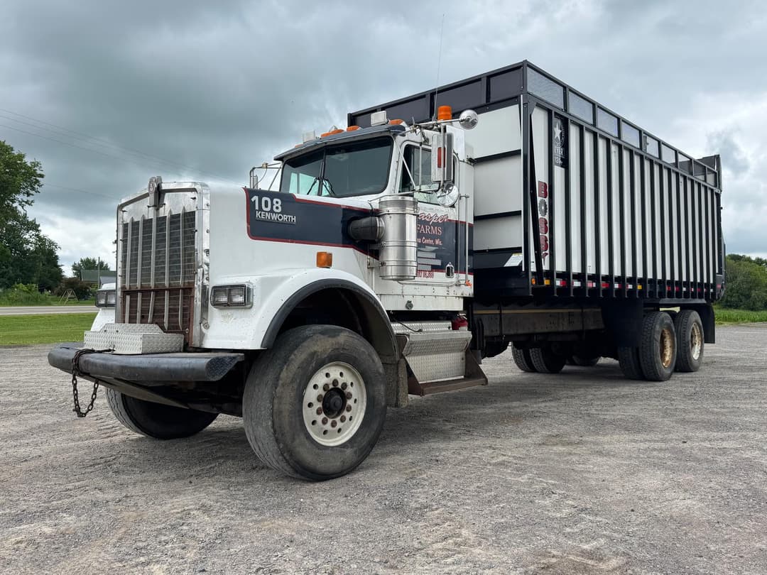 Image of Kenworth W900L Primary image