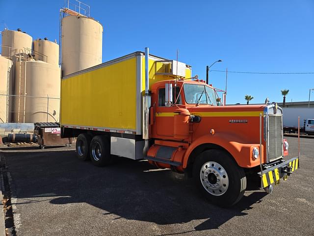 Image of Kenworth W925 equipment image 1